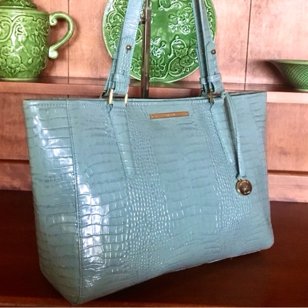 🦋💛EUC Brahmin Med. Arno Tote in Cascade Majestic💛🦋 - Picture 3 of 12